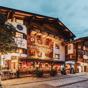 4* Hotel Gluecksschmiede - Hinterglemm