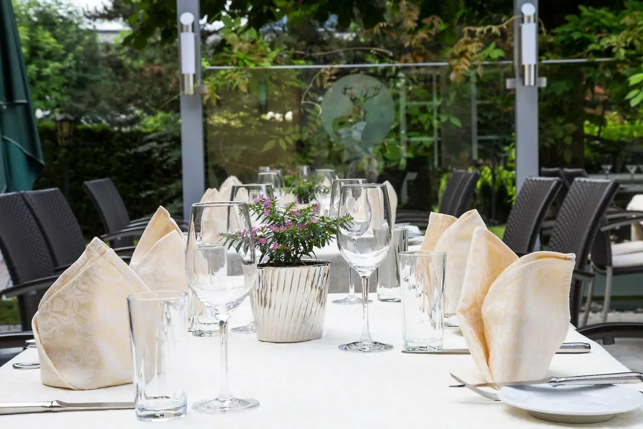 Hotel Hubertushof Anif 4*,