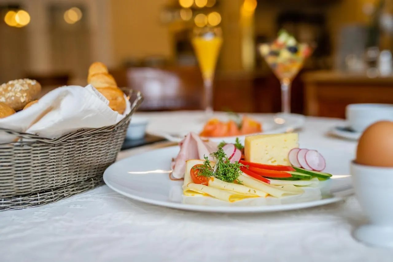 Hotel Hubertushof Anif
