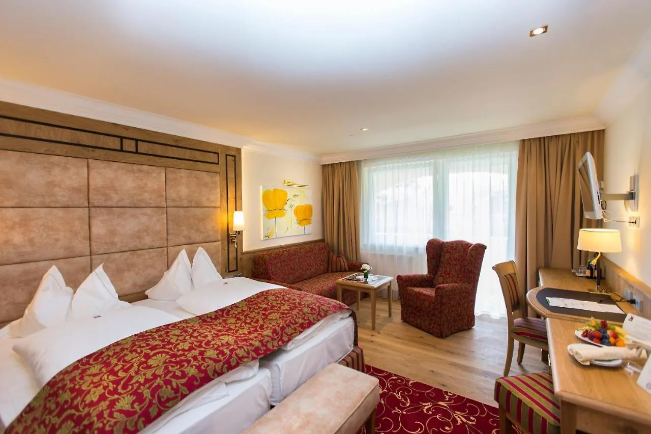 Hotel Hubertushof Anif 4*,